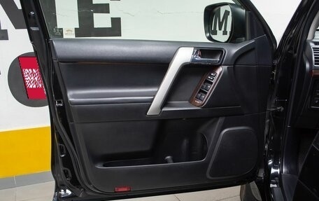Toyota Land Cruiser Prado 150 рестайлинг 2, 2015 год, 3 699 000 рублей, 8 фотография