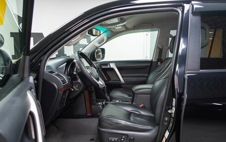 Toyota Land Cruiser Prado 150 рестайлинг 2, 2015 год, 3 699 000 рублей, 11 фотография