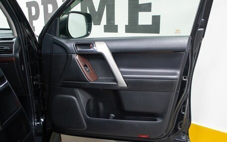 Toyota Land Cruiser Prado 150 рестайлинг 2, 2015 год, 3 699 000 рублей, 22 фотография