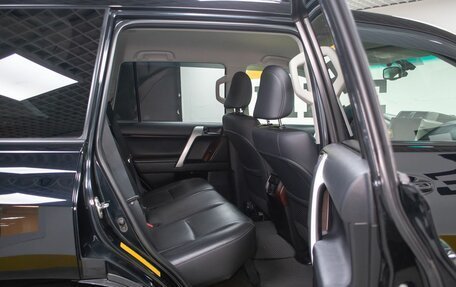 Toyota Land Cruiser Prado 150 рестайлинг 2, 2015 год, 3 699 000 рублей, 20 фотография