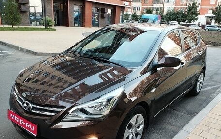 Hyundai Solaris II рестайлинг, 2014 год, 1 050 000 рублей, 1 фотография