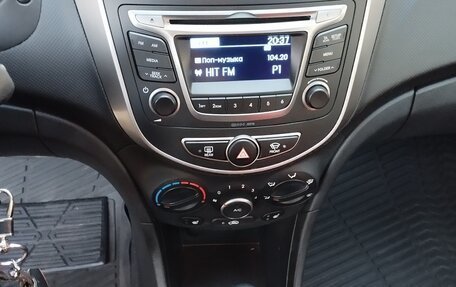 Hyundai Solaris II рестайлинг, 2014 год, 1 050 000 рублей, 19 фотография