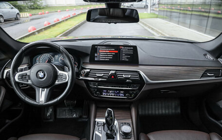 BMW 5 серия, 2018 год, 3 890 000 рублей, 13 фотография