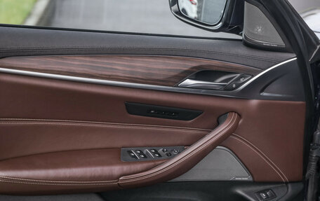 BMW 5 серия, 2018 год, 3 890 000 рублей, 26 фотография