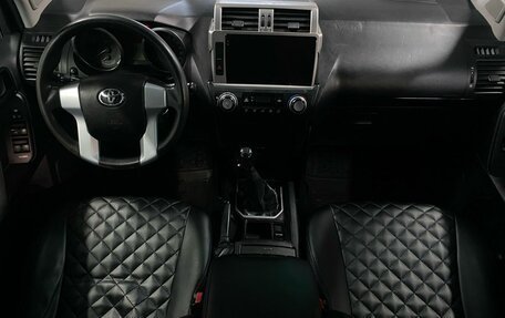 Toyota Land Cruiser Prado 150 рестайлинг 2, 2017 год, 2 575 000 рублей, 11 фотография