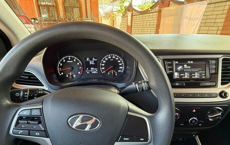 Hyundai Solaris II рестайлинг, 2021 год, 1 700 000 рублей, 5 фотография