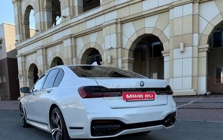 BMW 7 серия, 2016 год, 3 800 000 рублей, 2 фотография