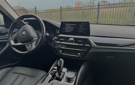BMW 5 серия, 2018 год, 3 300 000 рублей, 9 фотография