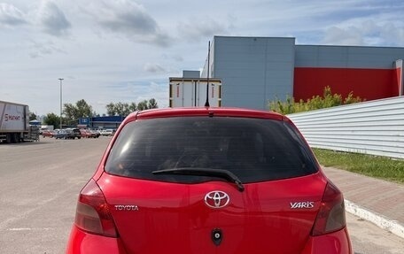 Toyota Yaris III рестайлинг, 2007 год, 389 999 рублей, 3 фотография
