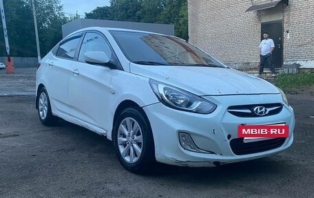 Hyundai Solaris II рестайлинг, 2012 год, 400 000 рублей, 3 фотография