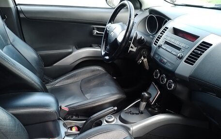 Mitsubishi Outlander III рестайлинг 3, 2010 год, 990 000 рублей, 5 фотография