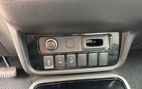 Mitsubishi Outlander III рестайлинг 3, 2020 год, 2 370 000 рублей, 7 фотография