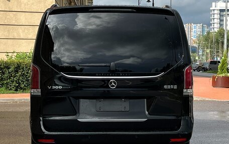 Mercedes-Benz V-Класс, 2024 год, 9 350 000 рублей, 7 фотография