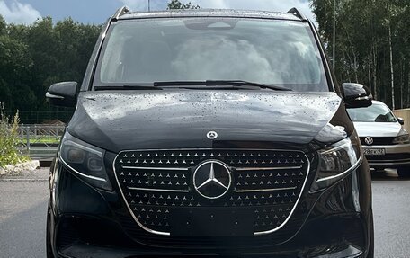 Mercedes-Benz V-Класс, 2024 год, 9 350 000 рублей, 3 фотография