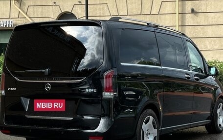 Mercedes-Benz V-Класс, 2024 год, 9 350 000 рублей, 8 фотография