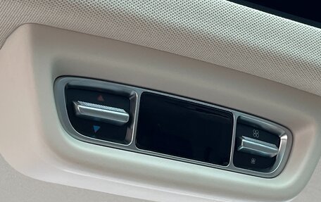 Mercedes-Benz V-Класс, 2024 год, 9 350 000 рублей, 26 фотография