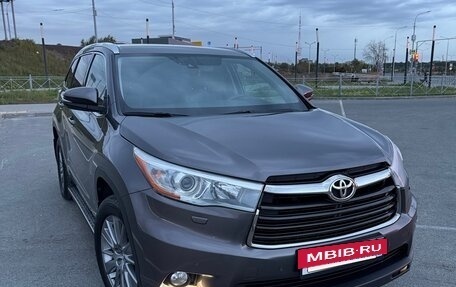 Toyota Highlander III, 2014 год, 3 050 000 рублей, 4 фотография