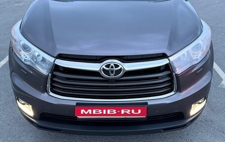 Toyota Highlander III, 2014 год, 3 050 000 рублей, 2 фотография