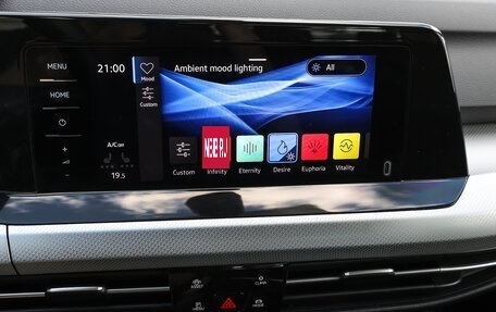 Volkswagen Golf VIII, 2022 год, 2 498 000 рублей, 19 фотография