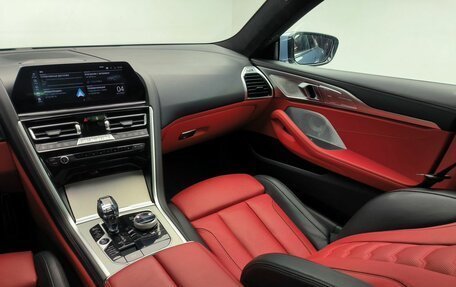BMW 8 серия, 2021 год, 9 450 000 рублей, 13 фотография