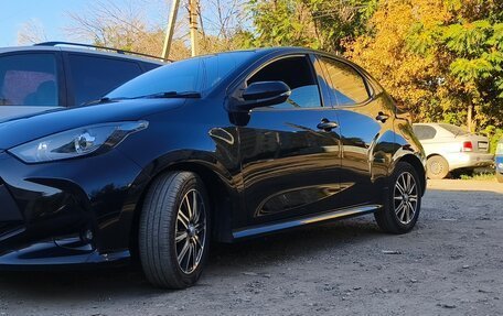 Toyota Yaris, 2021 год, 1 199 999 рублей, 2 фотография