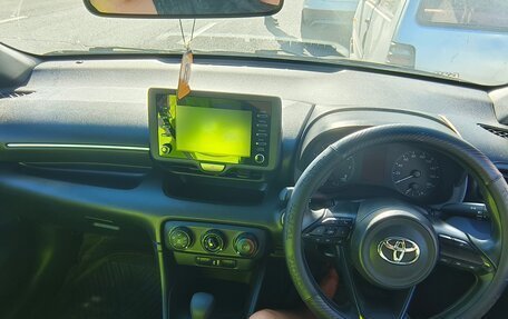 Toyota Yaris, 2021 год, 1 199 999 рублей, 7 фотография