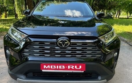 Toyota RAV4, 2020 год, 2 920 000 рублей, 2 фотография
