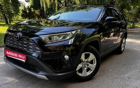 Toyota RAV4, 2020 год, 2 920 000 рублей, 3 фотография