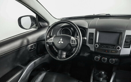 Mitsubishi Outlander III рестайлинг 3, 2012 год, 1 069 000 рублей, 9 фотография
