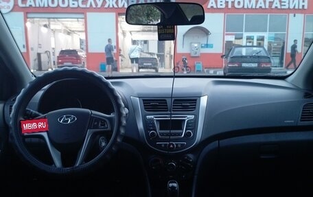 Hyundai Solaris II рестайлинг, 2015 год, 1 050 000 рублей, 9 фотография