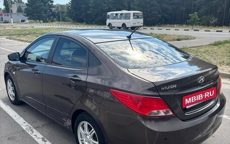 Hyundai Solaris II рестайлинг, 2015 год, 1 050 000 рублей, 6 фотография