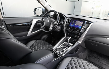 Mitsubishi Pajero Sport III рестайлинг, 2019 год, 2 898 000 рублей, 9 фотография