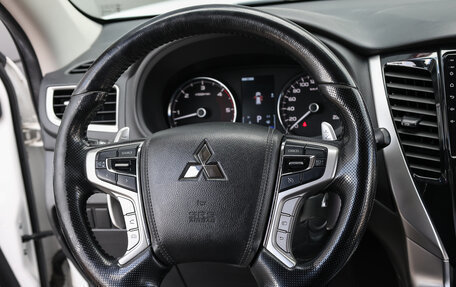 Mitsubishi Pajero Sport III рестайлинг, 2019 год, 2 898 000 рублей, 16 фотография