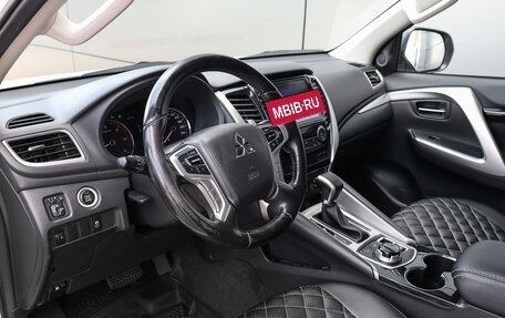 Mitsubishi Pajero Sport III рестайлинг, 2019 год, 2 898 000 рублей, 15 фотография