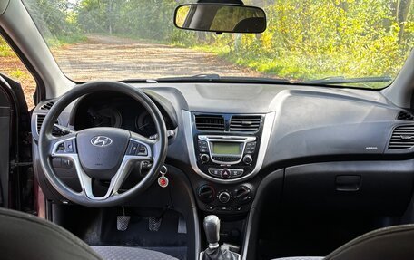 Hyundai Solaris II рестайлинг, 2012 год, 689 000 рублей, 23 фотография
