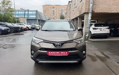 Toyota RAV4, 2018 год, 2 410 000 рублей, 2 фотография