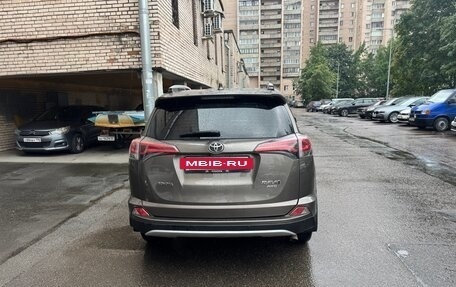 Toyota RAV4, 2018 год, 2 410 000 рублей, 5 фотография