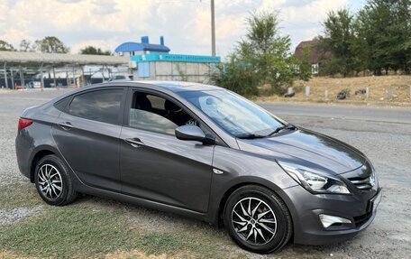 Hyundai Solaris II рестайлинг, 2014 год, 1 080 000 рублей, 1 фотография