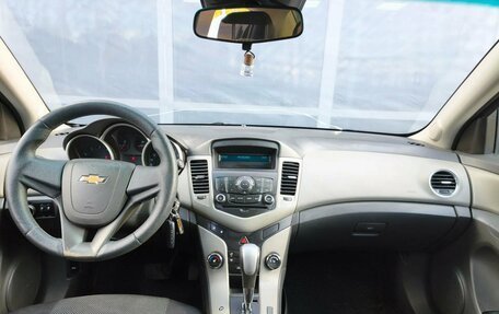 Chevrolet Cruze II, 2010 год, 590 000 рублей, 12 фотография