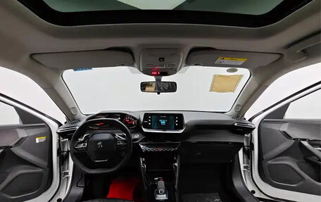 Peugeot 2008 II, 2022 год, 1 250 666 рублей, 9 фотография