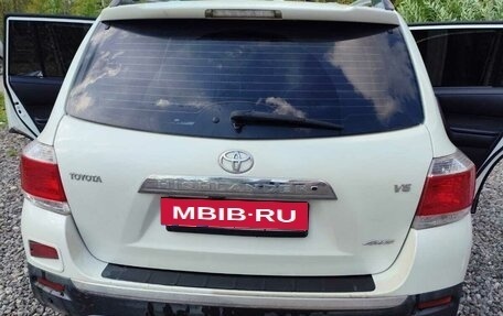 Toyota Highlander III, 2013 год, 2 250 000 рублей, 8 фотография