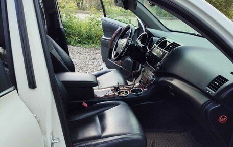 Toyota Highlander III, 2013 год, 2 250 000 рублей, 19 фотография
