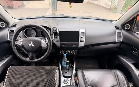 Mitsubishi Outlander III рестайлинг 3, 2008 год, 675 000 рублей, 6 фотография