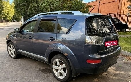 Mitsubishi Outlander III рестайлинг 3, 2008 год, 675 000 рублей, 3 фотография
