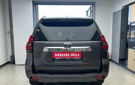 Toyota Land Cruiser Prado 150 рестайлинг 2, 2019 год, 4 800 000 рублей, 5 фотография