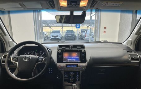 Toyota Land Cruiser Prado 150 рестайлинг 2, 2019 год, 4 800 000 рублей, 11 фотография