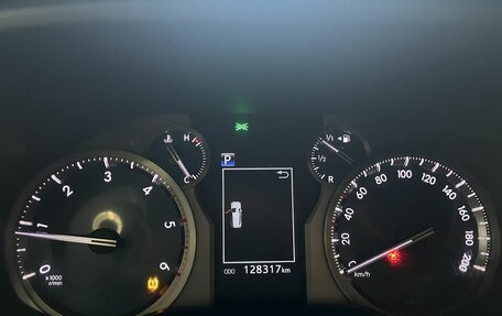 Toyota Land Cruiser Prado 150 рестайлинг 2, 2019 год, 4 800 000 рублей, 13 фотография