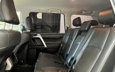 Toyota Land Cruiser Prado 150 рестайлинг 2, 2019 год, 4 800 000 рублей, 16 фотография