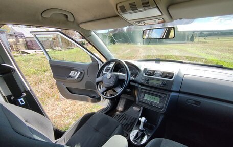 Skoda Fabia II, 2009 год, 600 000 рублей, 28 фотография
