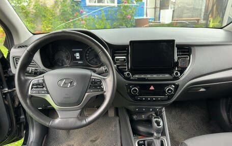 Hyundai Solaris II рестайлинг, 2022 год, 1 630 000 рублей, 10 фотография